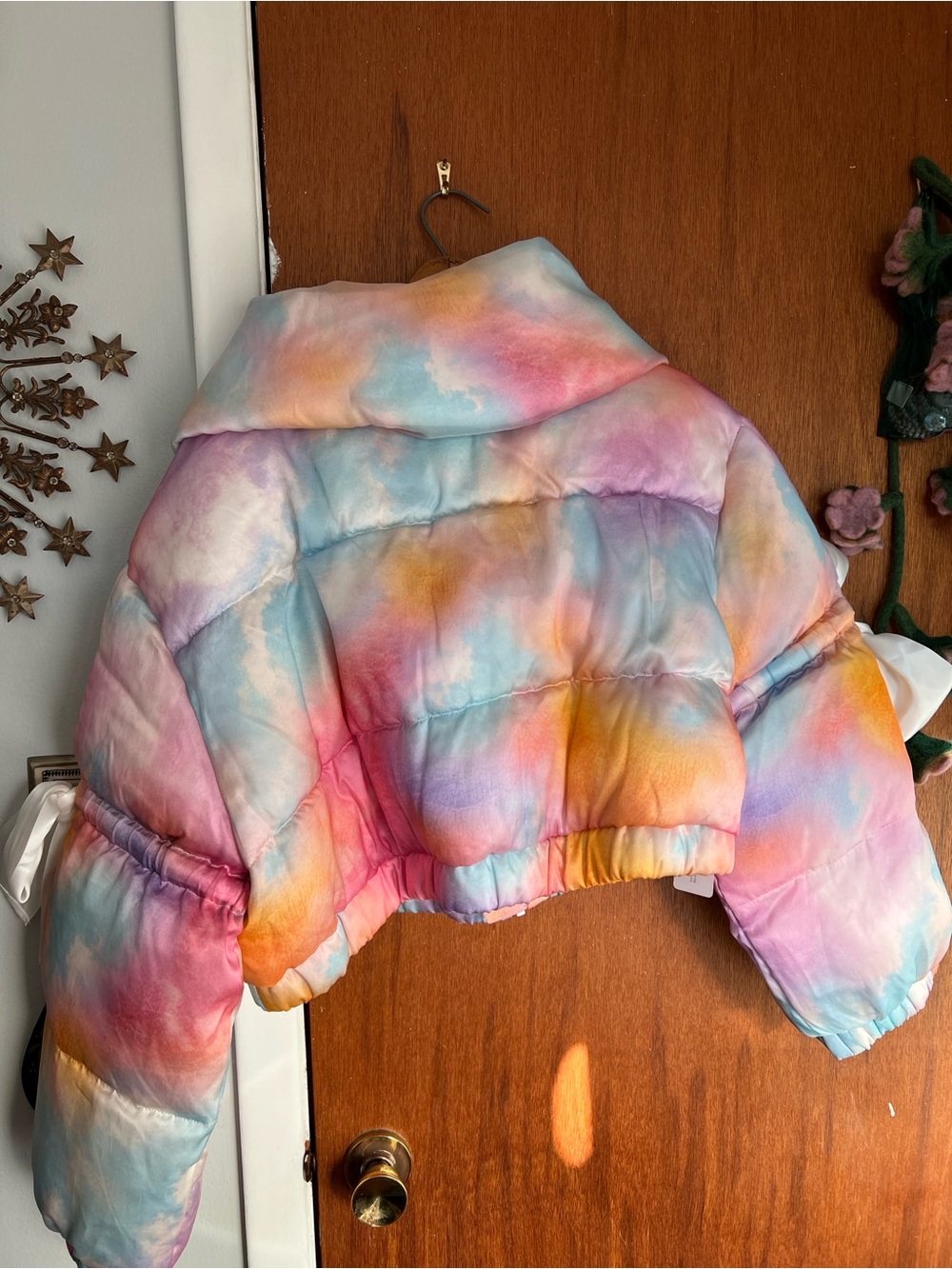 Selkie Dopamine Marshmallow Pastel Rainbow Tie-Dye Cropped Puffer Jacket - Picture 2 of 4